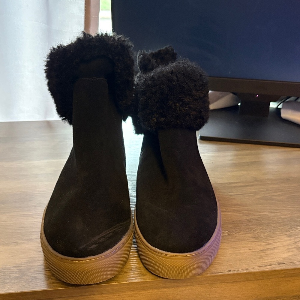 Cougar Black Fur-Lined Winter Boots